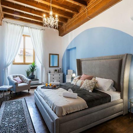 Historic Center Palace - Huge 4 Bedrooms Santa Croce Apartment - By LikehomeΦλωρεντία Εξωτερικό φωτογραφία