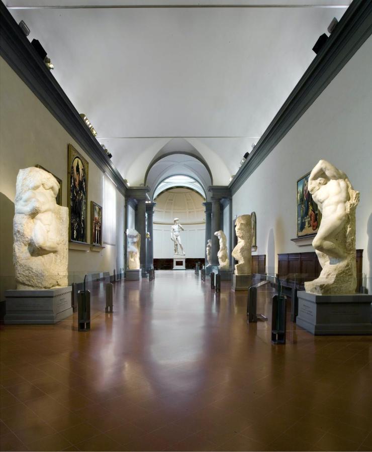 Historic Center Palace - Huge 4 Bedrooms Santa Croce Apartment - By LikehomeΦλωρεντία Εξωτερικό φωτογραφία