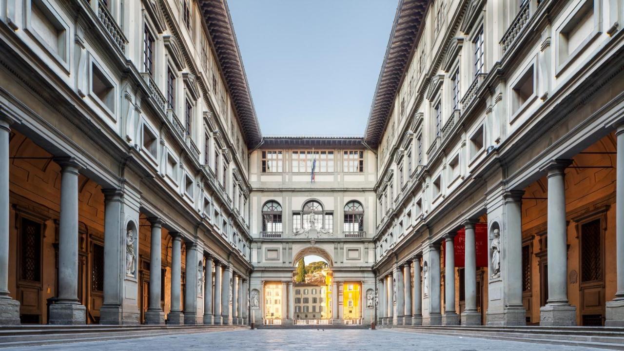 Historic Center Palace - Huge 4 Bedrooms Santa Croce Apartment - By LikehomeΦλωρεντία Εξωτερικό φωτογραφία