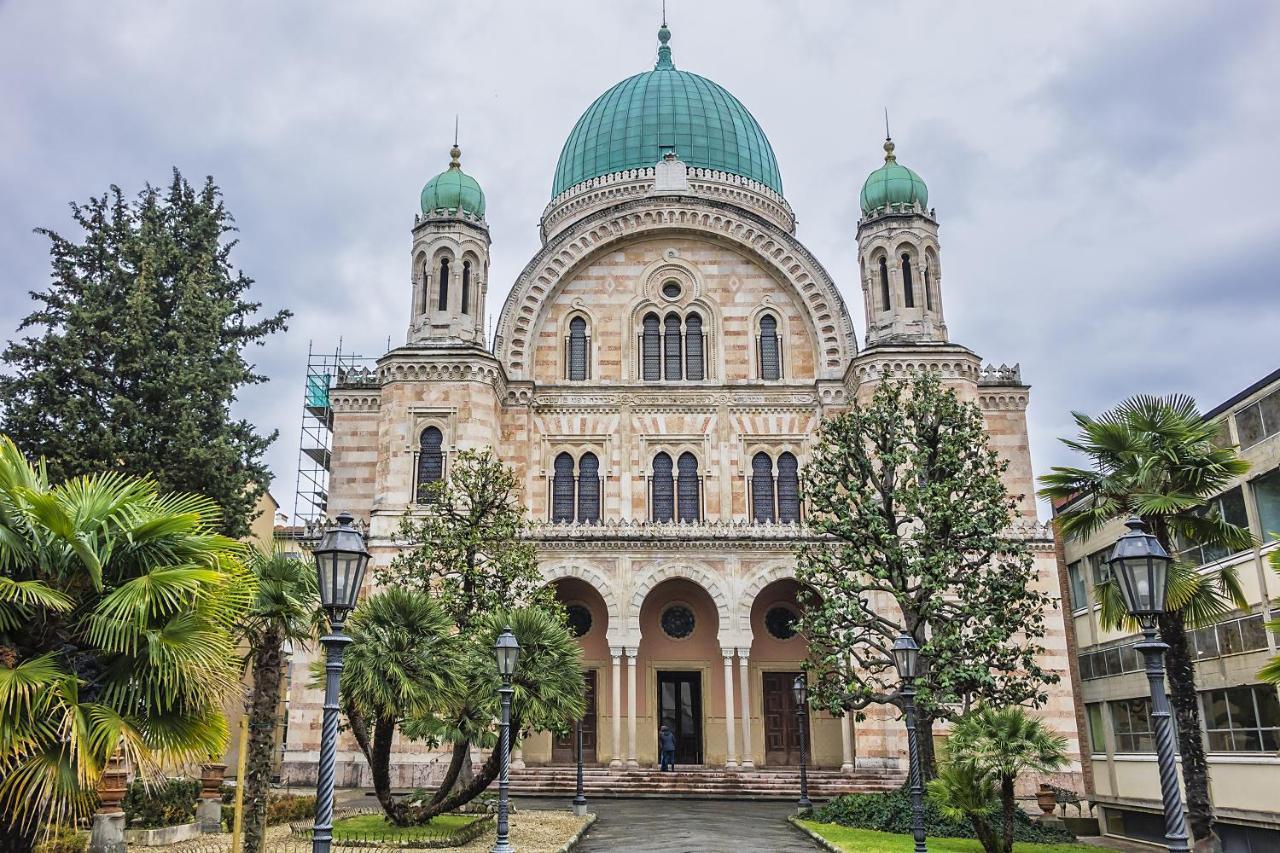 Historic Center Palace - Huge 4 Bedrooms Santa Croce Apartment - By LikehomeΦλωρεντία Εξωτερικό φωτογραφία