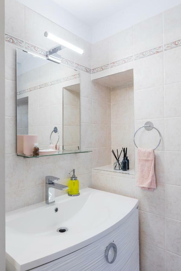 Historic Center Palace - Huge 4 Bedrooms Santa Croce Apartment - By LikehomeΦλωρεντία Εξωτερικό φωτογραφία