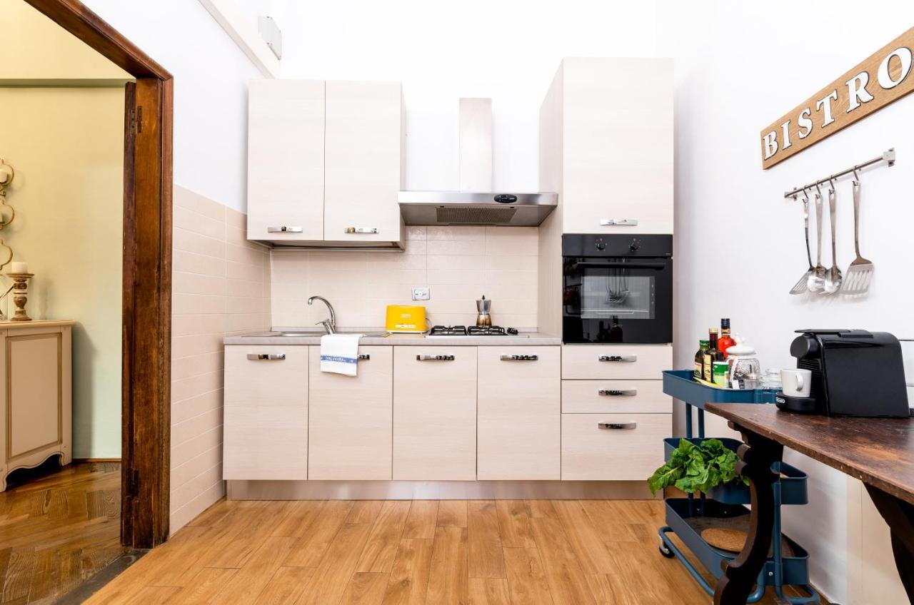 Historic Center Palace - Huge 4 Bedrooms Santa Croce Apartment - By LikehomeΦλωρεντία Εξωτερικό φωτογραφία